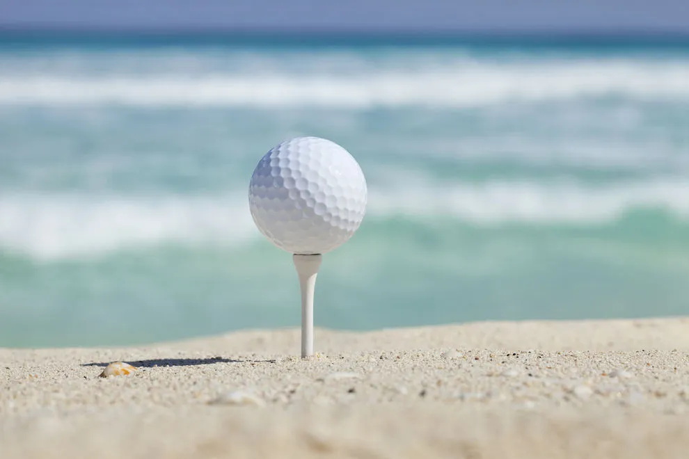 You are currently viewing Golf, Sea, and Sun: The Best Beachfront Golf Courses in the Costa Blanca