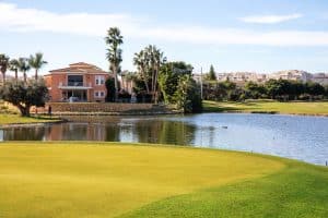Read more about the article Tee Off in Style: The Elegance of Alicante Golf