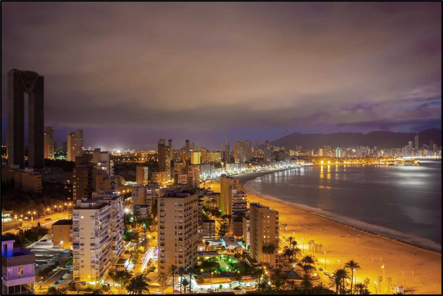 You are currently viewing Your Ultimate Guide to Travelling to Benidorm: Sun, Sand, and Adventure Await!