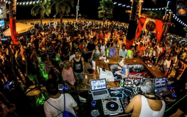 Read more about the article Benidorm Nightlife for Golfers: Fairways by Day, Fiesta by Night